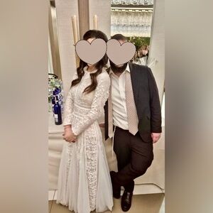 Chic Ivory Lace Bridal Gown